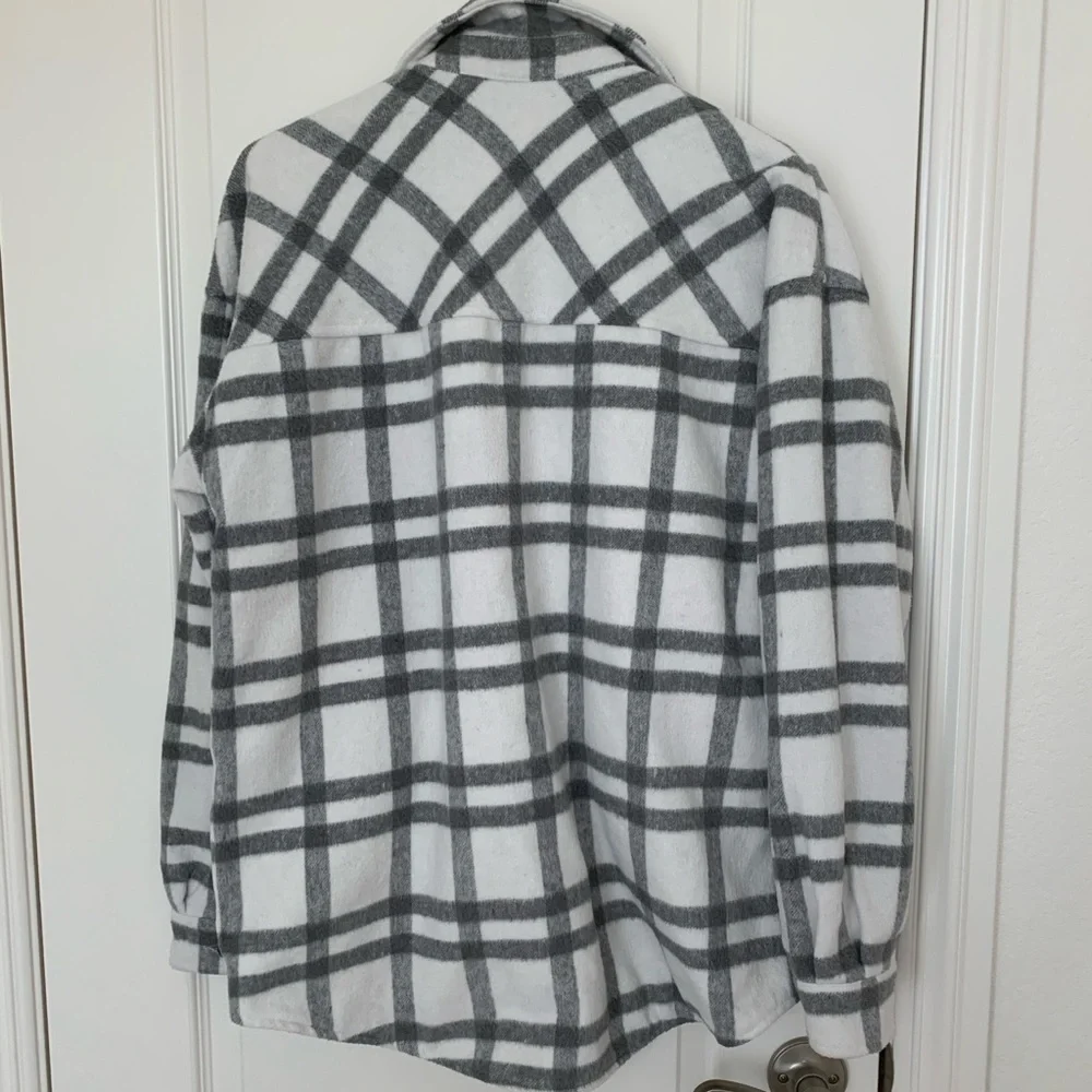Thread & Supply Plaid Shacket Jacket Gray & White Button Front Lined Size Small - Picture 3 of 13